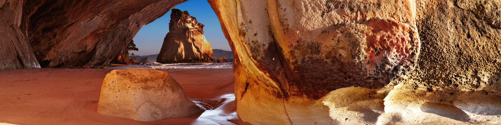 Luxury travel New Zealand Cathedral Cove